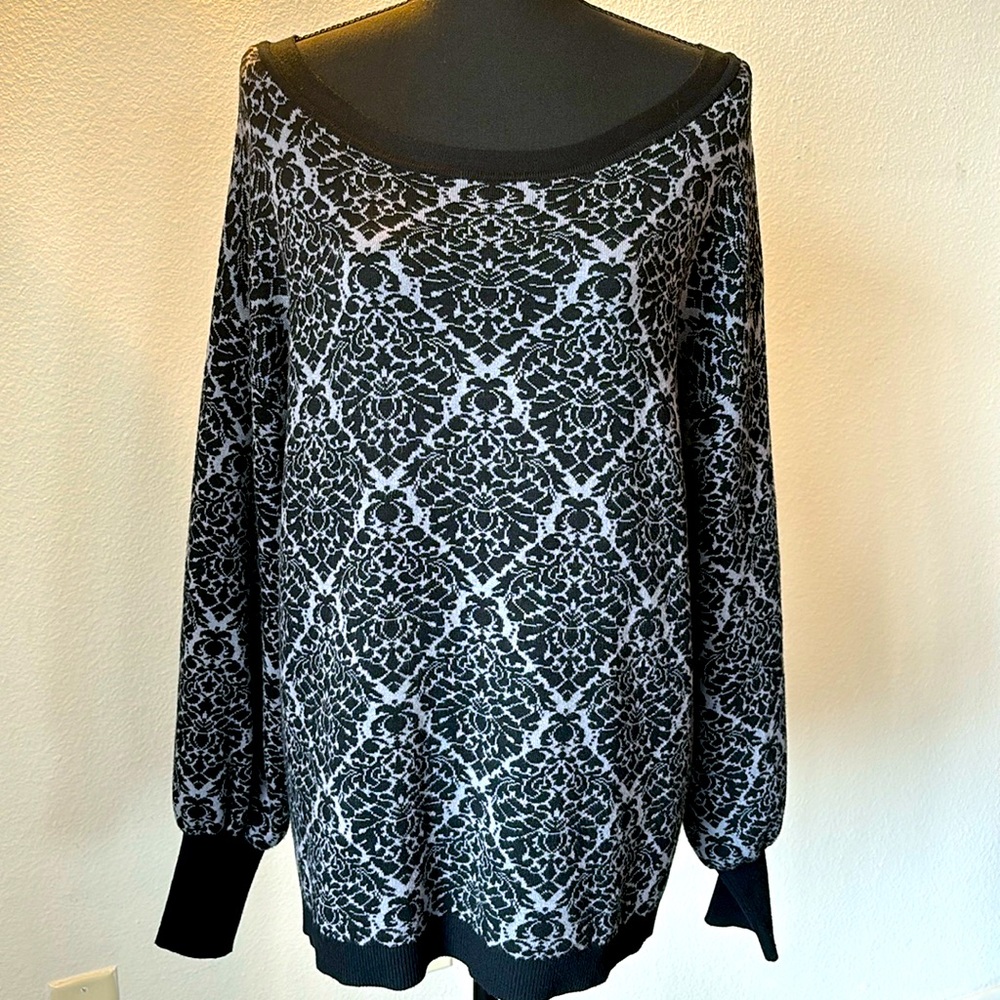 Womens Black & Gray Sweater, Size XL